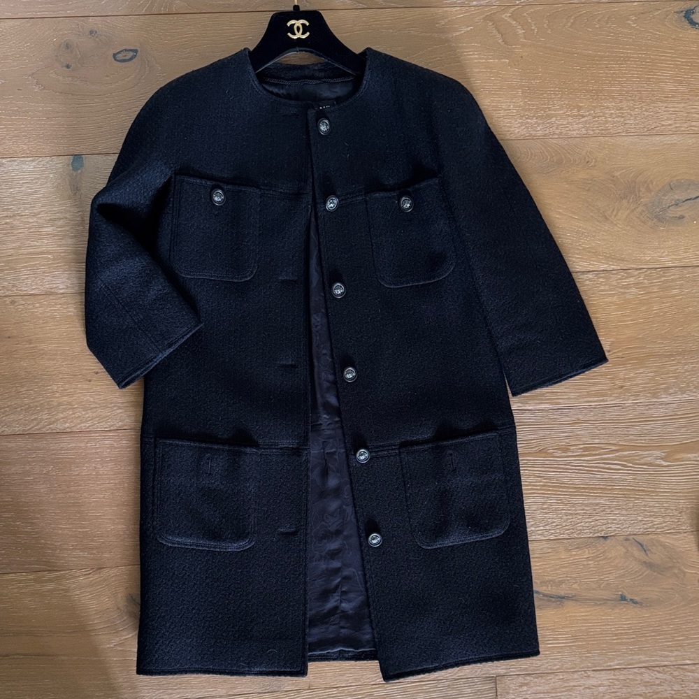 CHANEL ready-to-wear long women’s tweed Blazer